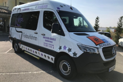 ursula-schueler-rollstuhlfahrtendienst-bus-vip-sprinter-lavendel-side
