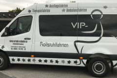 ursula-schueler-rollstuhlfahrtendienst-bus-vip-sprinter-silber-seitenansicht-1