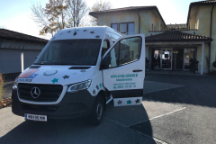 ursula-schueler-rollstuhlfahrtendienst-bus-vip-sprinter-tuerkis-front