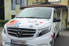 ursula-schueler-rollstuhlfahrtendienst-bus-vip-vito-traffic-kardinalrot-2