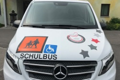 ursula-schueler-rollstuhlfahrtendienst-bus-vip-vito-traffic-kardinalrot-3